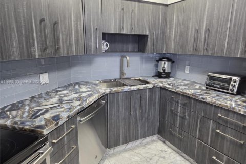 Купить кондоминиум в Майами-Бич, Флорида 2 спальни, 126.35м2, № 1983626 - фото 8