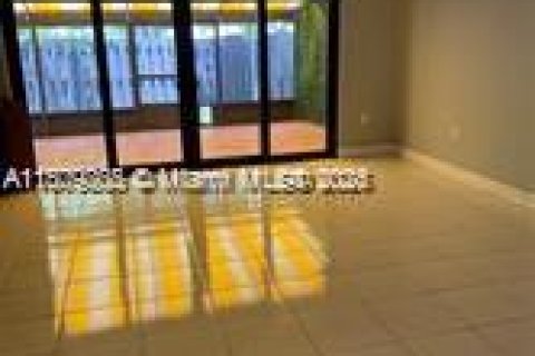 Casa en venta en Miami Lakes, Florida, 3 dormitorios, 118.45 m2 № 1865668 - foto 8