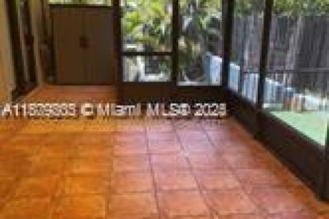 Casa en venta en Miami Lakes, Florida, 3 dormitorios, 118.45 m2 № 1865668 - foto 19
