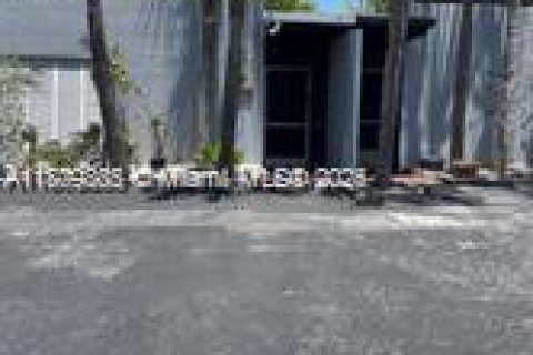 Casa en venta en Miami Lakes, Florida, 3 dormitorios, 118.45 m2 № 1865668 - foto 2