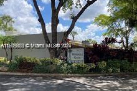 Casa en venta en Miami Lakes, Florida, 3 dormitorios, 118.45 m2 № 1865668 - foto 1