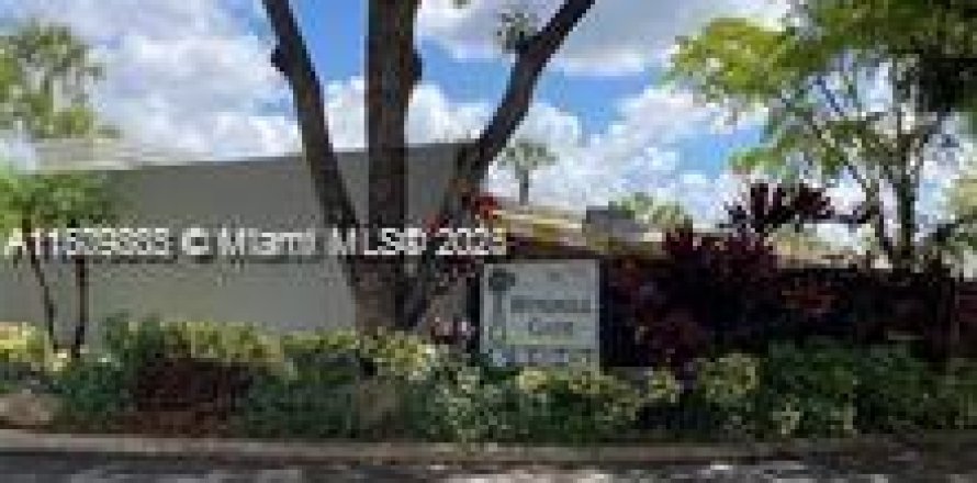 Casa en Miami Lakes, Florida 3 dormitorios, 118.45 m2 № 1865668