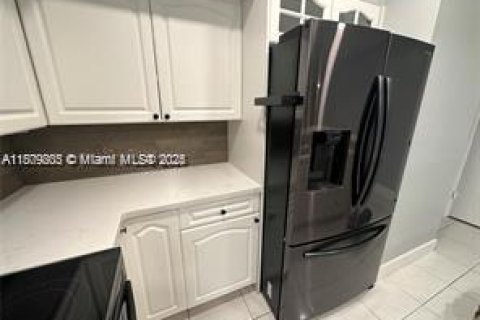 Casa en venta en Miami Lakes, Florida, 3 dormitorios, 118.45 m2 № 1865668 - foto 5