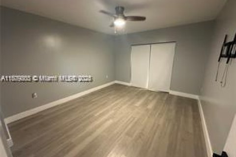 Casa en venta en Miami Lakes, Florida, 3 dormitorios, 118.45 m2 № 1865668 - foto 17