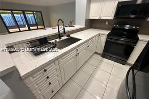 Casa en venta en Miami Lakes, Florida, 3 dormitorios, 118.45 m2 № 1865668 - foto 6