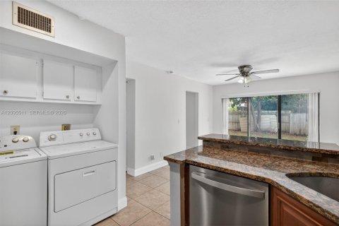 Townhouse in Palm Beach Gardens, Florida 2 bedrooms, 107.49 sq.m. № 2392092 - photo 19