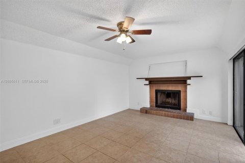 Townhouse in Palm Beach Gardens, Florida 2 bedrooms, 107.49 sq.m. № 2392092 - photo 13