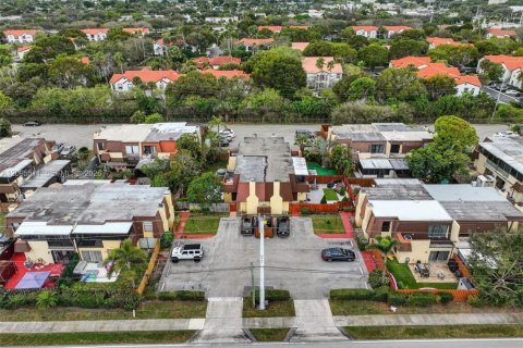 Townhouse in Palm Beach Gardens, Florida 2 bedrooms, 107.49 sq.m. № 2392092 - photo 11