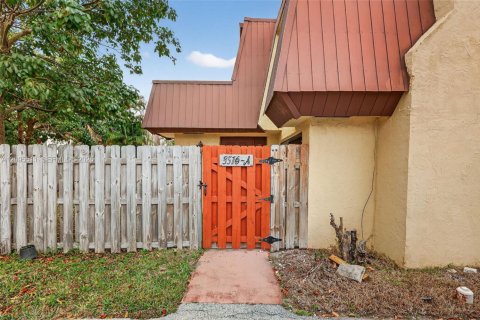 Townhouse in Palm Beach Gardens, Florida 2 bedrooms, 107.49 sq.m. № 2392092 - photo 6