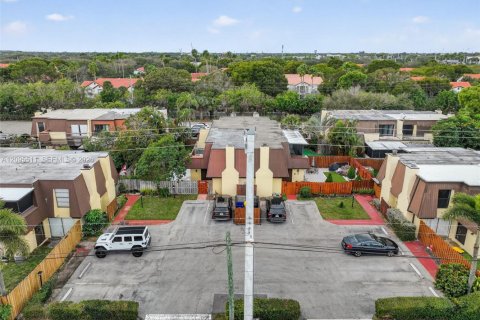 Townhouse in Palm Beach Gardens, Florida 2 bedrooms, 107.49 sq.m. № 2392092 - photo 12
