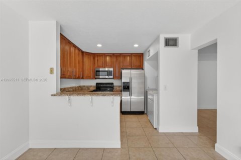 Townhouse in Palm Beach Gardens, Florida 2 bedrooms, 107.49 sq.m. № 2392092 - photo 20