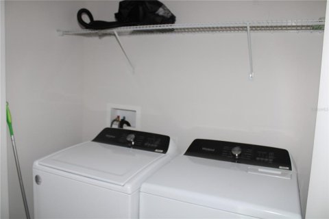 House in Land O' Lakes, Florida 3 bedrooms, 171.87 sq.m. № 2259326 - photo 14