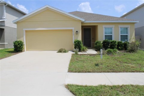 House in Land O' Lakes, Florida 3 bedrooms, 171.87 sq.m. № 2259326
