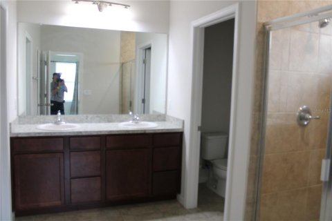 House in Land O' Lakes, Florida 3 bedrooms, 171.87 sq.m. № 2259326 - photo 5
