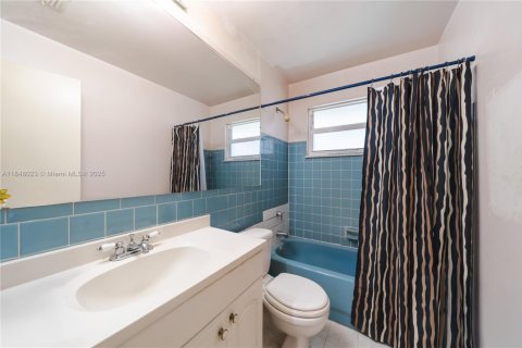 Villa ou maison à vendre à Tamarac, Floride: 2 chambres, 146.69 m2 № 1980217 - photo 10