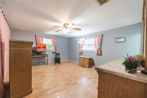 Villa ou maison à vendre à Tamarac, Floride: 2 chambres, 146.69 m2 № 1980217 - photo 12