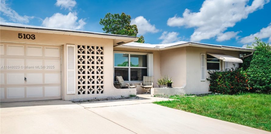 Villa ou maison à Tamarac, Floride 2 chambres, 146.69 m2 № 1980217