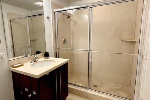 Condo in Miami, Florida, 3 bedrooms № 1964161 - photo 18