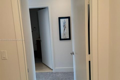 Condo in Miami, Florida, 3 bedrooms № 1964161 - photo 14