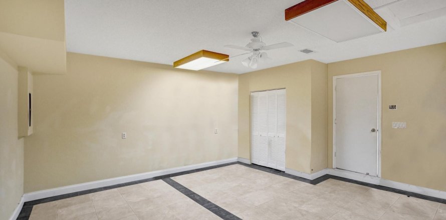 Villa ou maison à Sunrise, Floride 4 chambres, 197.6 m2 № 1163176