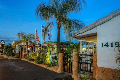 Hotel in Hollywood, Florida № 1729799 - photo 1