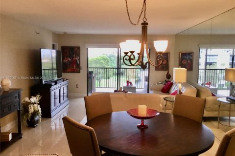 Copropriété à vendre à Pompano Beach, Floride: 3 chambres, 124.49 m2 № 1423485 - photo 4