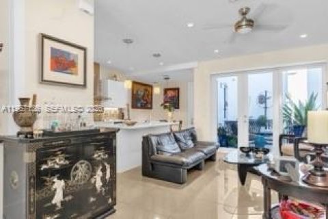 Adosado en venta en Doral, Florida, 3 dormitorios, 204.38 m2 № 2029566 - foto 7