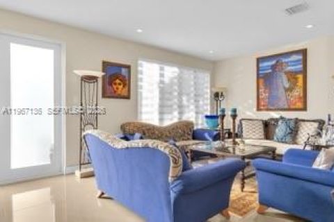 Adosado en venta en Doral, Florida, 3 dormitorios, 204.38 m2 № 2029566 - foto 5