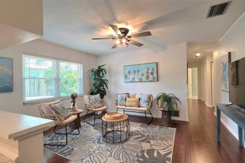 Casa en alquiler en Ormond Beach, Florida, 3 dormitorios, 142.79 m2 № 1899308 - foto 9