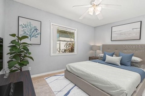House in Saint Petersburg, Florida 3 bedrooms, 115.94 sq.m. № 1608823 - photo 12