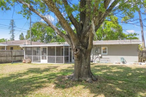 House in Saint Petersburg, Florida 3 bedrooms, 115.94 sq.m. № 1608823 - photo 21