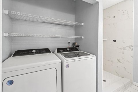 House in Saint Petersburg, Florida 3 bedrooms, 115.94 sq.m. № 1608823 - photo 18
