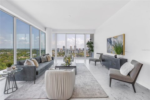 Condo in Saint Petersburg, Florida, 2 bedrooms  № 2384202 - photo 9