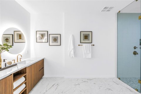 Condo in Saint Petersburg, Florida, 2 bedrooms  № 2384202 - photo 12