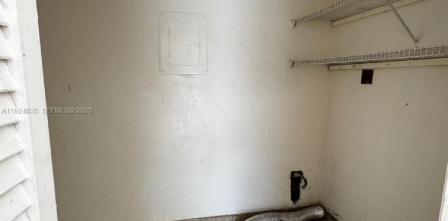 Villa ou maison à Hialeah, Floride 2 chambres, 161.65 m2 № 1982966