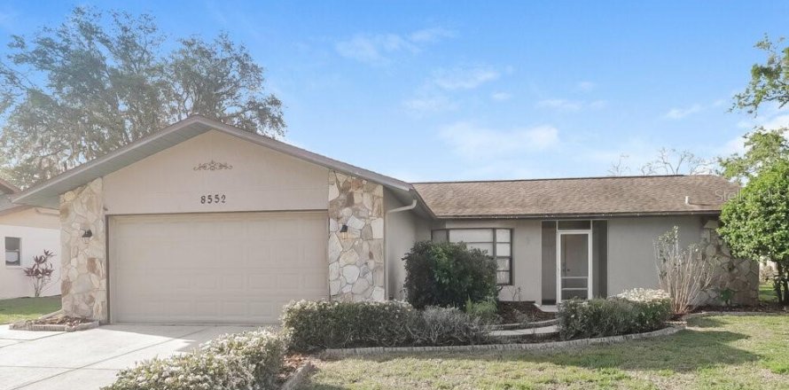 Casa en New Port Richey, Florida 3 dormitorios, 153.2 m2 № 1845405