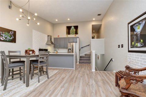 Townhouse in Pinellas Park, Florida 2 bedrooms, 115.66 sq.m. № 2380568 - photo 17