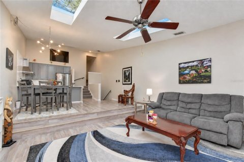 Townhouse in Pinellas Park, Florida 2 bedrooms, 115.66 sq.m. № 2380568 - photo 16