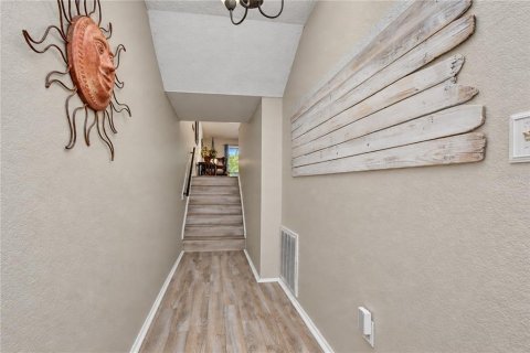 Townhouse in Pinellas Park, Florida 2 bedrooms, 115.66 sq.m. № 2380568 - photo 3