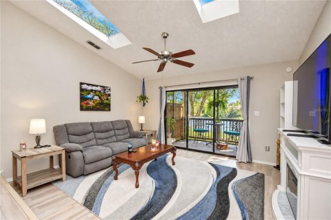 Townhouse in Pinellas Park, Florida 2 bedrooms, 115.66 sq.m. № 2380568 - photo 12