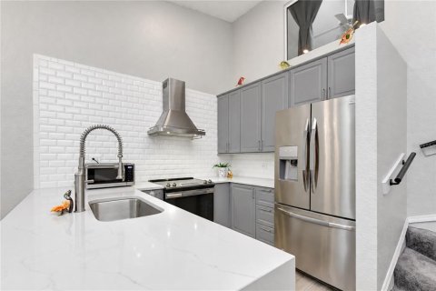 Townhouse in Pinellas Park, Florida 2 bedrooms, 115.66 sq.m. № 2380568 - photo 10