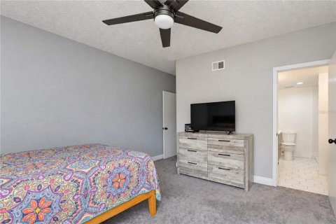 Townhouse in Pinellas Park, Florida 2 bedrooms, 115.66 sq.m. № 2380568 - photo 25