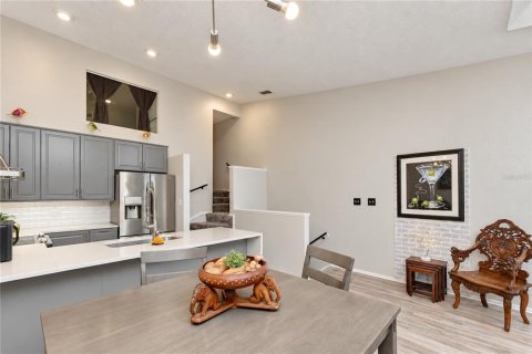 Townhouse in Pinellas Park, Florida 2 bedrooms, 115.66 sq.m. № 2380568 - photo 8