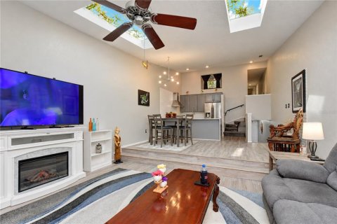 Townhouse in Pinellas Park, Florida 2 bedrooms, 115.66 sq.m. № 2380568 - photo 13