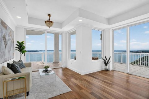 Copropriété à vendre à Tampa, Floride: 4 chambres, 460.14 m2 № 2302637 - photo 13
