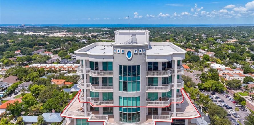 Condo à Tampa, Floride, 4 chambres № 2302637