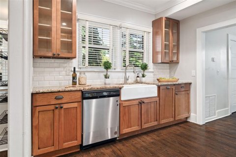 House in Orlando, Florida 3 bedrooms, 195.37 sq.m. № 1886020 - photo 9