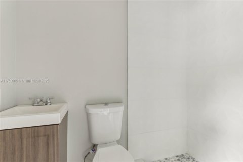 House in North Miami Beach, Florida 3 bedrooms, 87.51 sq.m. № 1497215 - photo 5