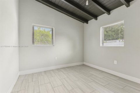 House in North Miami Beach, Florida 3 bedrooms, 87.51 sq.m. № 1497215 - photo 11