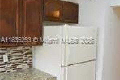 Купить кондоминиум в Лодерхилл, Флорида 1 спальня, 70.14м2, № 1957866 - фото 4